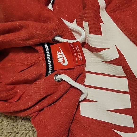 New without tags red nike sweatshirt - Picture 4 of 4